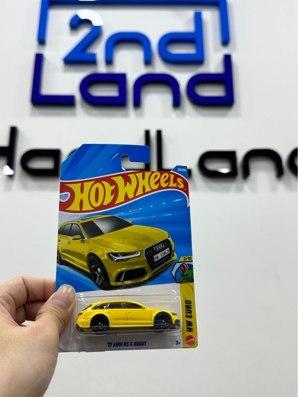 Xe mô hình Hot wheels '17 Audi RS 6 Avant - Newseal