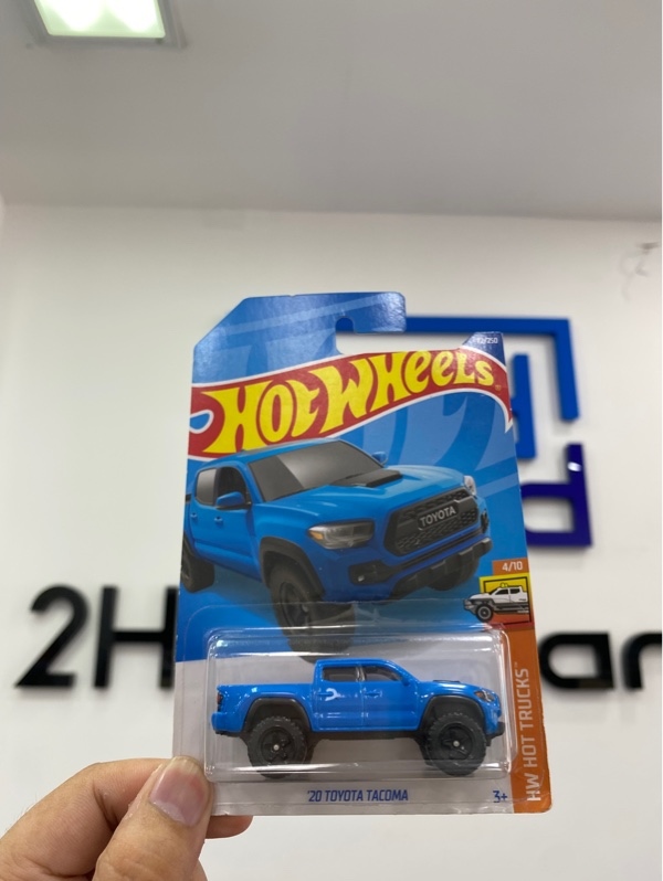 Xe mô hình Hot Wheels - 20 Toyota Tacoma - New seal