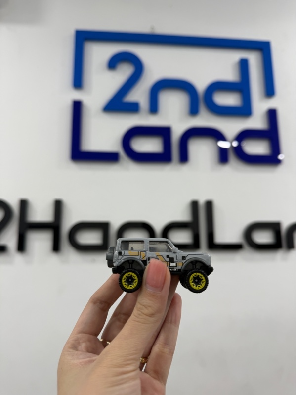 Xe mô hình Hot Wheels '21 ford bronco - Màu xám - Ngoại hình 97% - rỉ sét nhẹ, bụi - Body