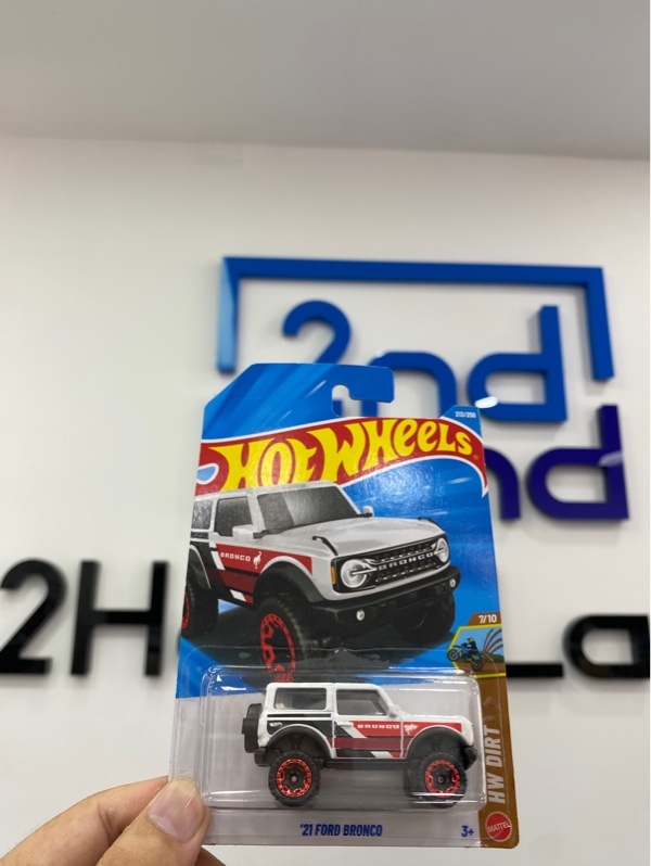 Xe mô hình Hot Wheels - 21 Ford Bronco - New seal
