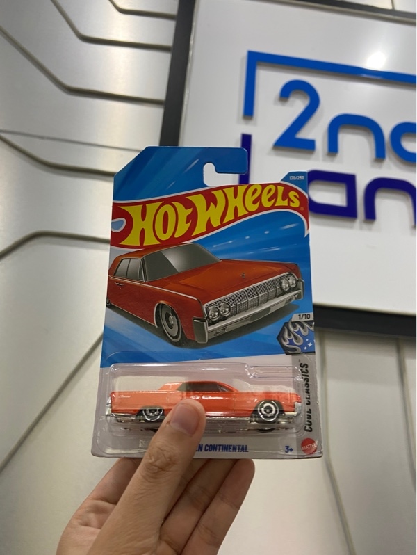 Xe mô hình Hot Wheels - 64 Lincoln Continental - Màu cam - Newseal