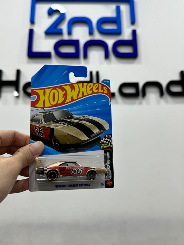 Xe mô hình Hot wheels '69 Dodge Charger Daytona - Newseal