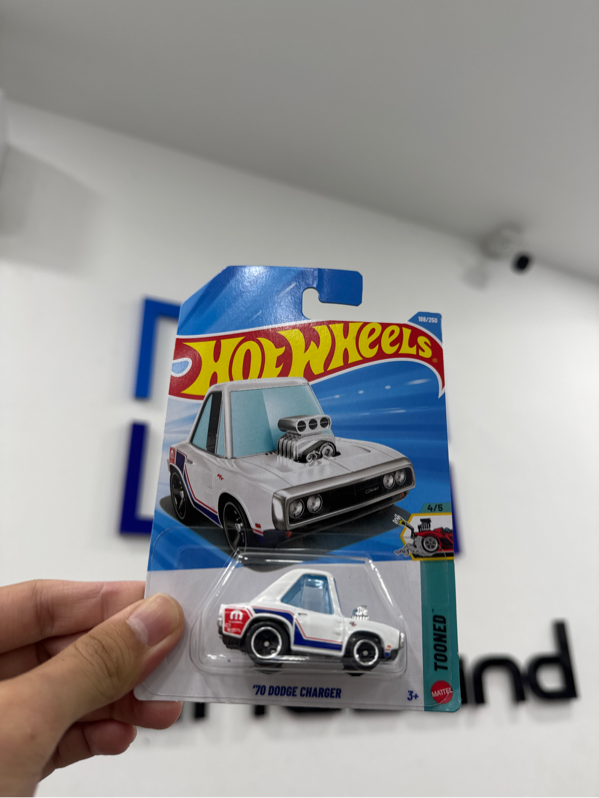 Xe mô hình hot wheels - 70 DODGER CHERGER - Màu trắng - Newseal