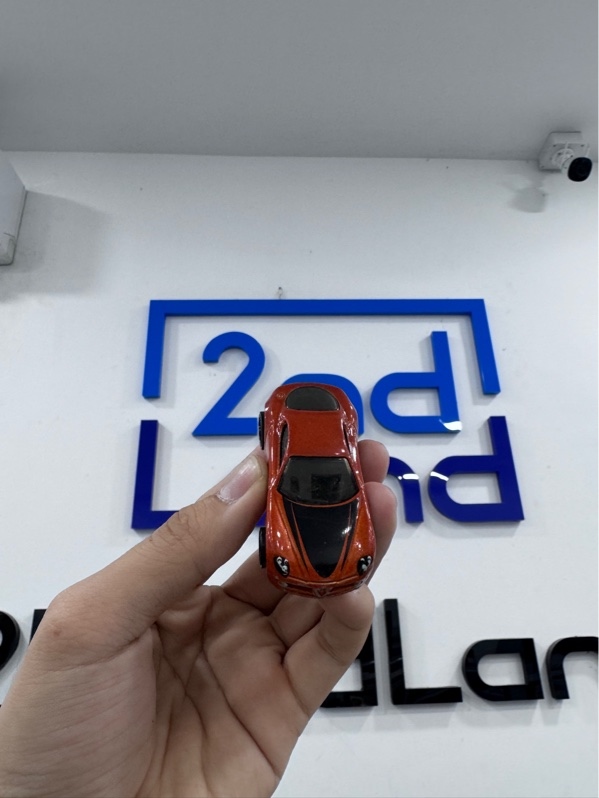 Xe mô hình Hot Wheels Alfa Romeo 8C Competizione - Màu cam - Ngoại hình 97% - Trầy xước - Body