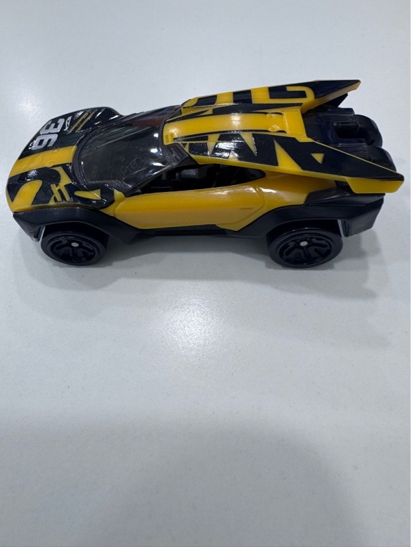 Xe mô hình Hot wheels Amaru GTC TM - Màu vàng - Ngoại hình 98% - Body