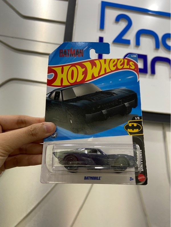 Xe mô hình Hot Wheels - Batmobile - Màu xanh - Newseal