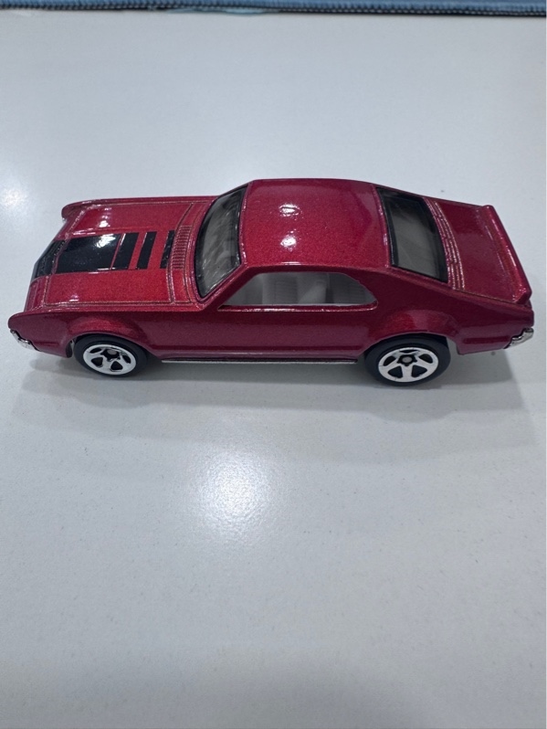 Xe mô hình Hot wheels Custom 66 Toronado TM GM - Màu nâu - Ngoại hình 98% - Bánh sau bên bị kẹt do chi tiết thừa khi gia công còn xót - Body