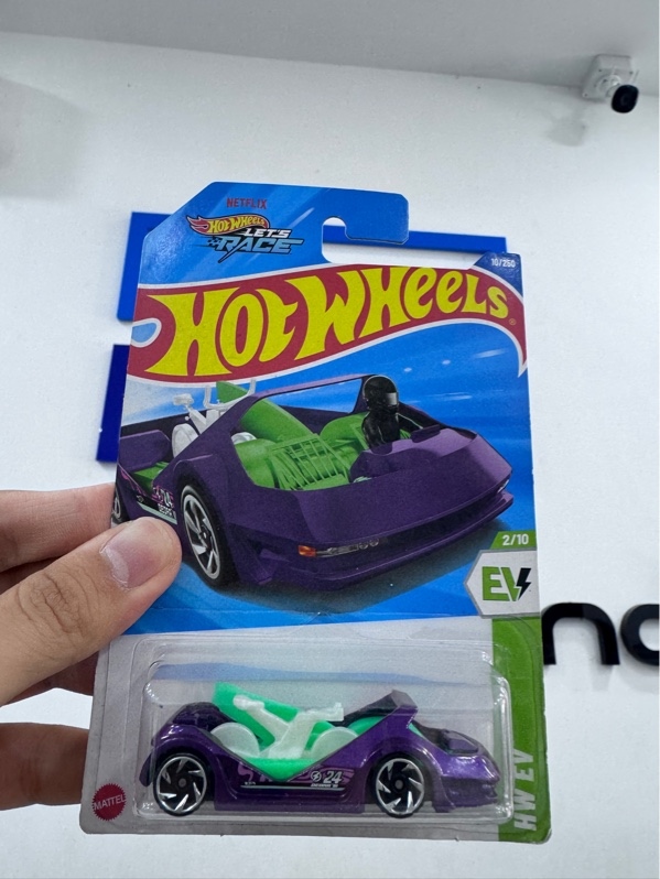 Xe mô hình Hot wheels Deora III - Màu tím - Newseal