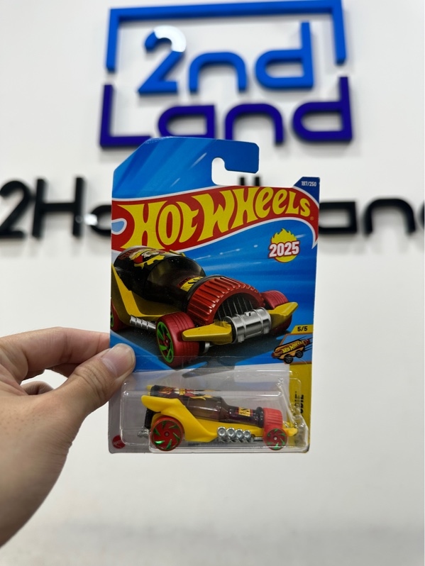 Xe mô hình Hot Wheels - Fast Foodie - Hot Wheengs 197/250 - Màu vàng đỏ - Newseal