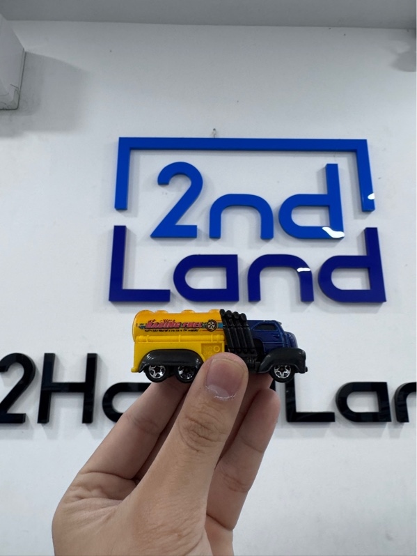 Xe mô hình Hot Wheels Fast Gassin Vàng - Ngoại hình 97% - Trầy xước - Body