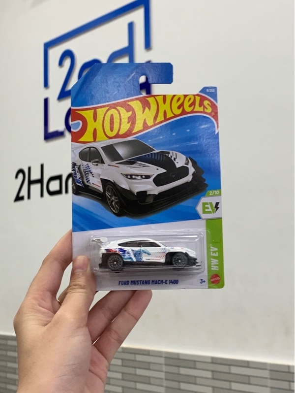 Xe mô hình Hot Wheels Ford Mustang Mach-E 1400 - Kèm box