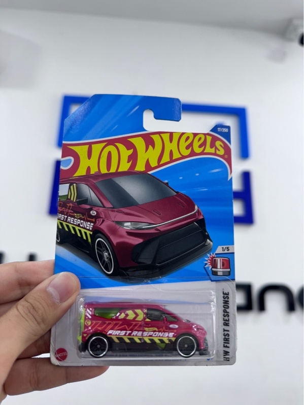 Xe mô hình Hot wheels Ford Performance supervan 4 - Màu đỏ - Newseal