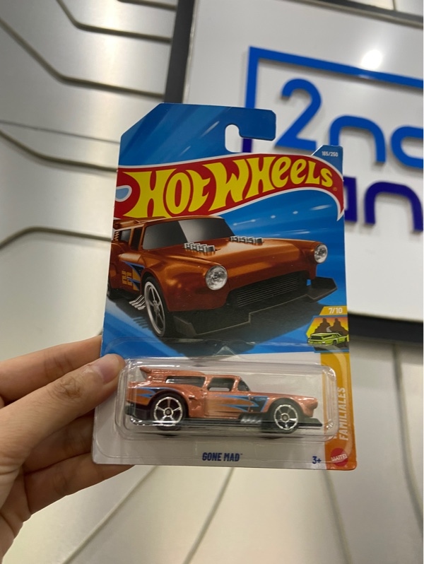 Xe mô hình Hot Wheels - Gone Mad - Màu nâu - Newseal
