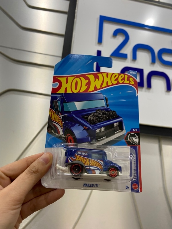 Xe mô hình Hot Wheels - Mailed It! - Màu xanh - Newseal