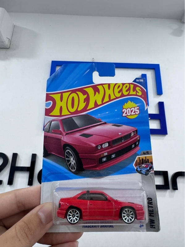 Xe mô hình Hot wheels Maserati shamal - Màu đỏ - Ngoại hình 98% - kèm box