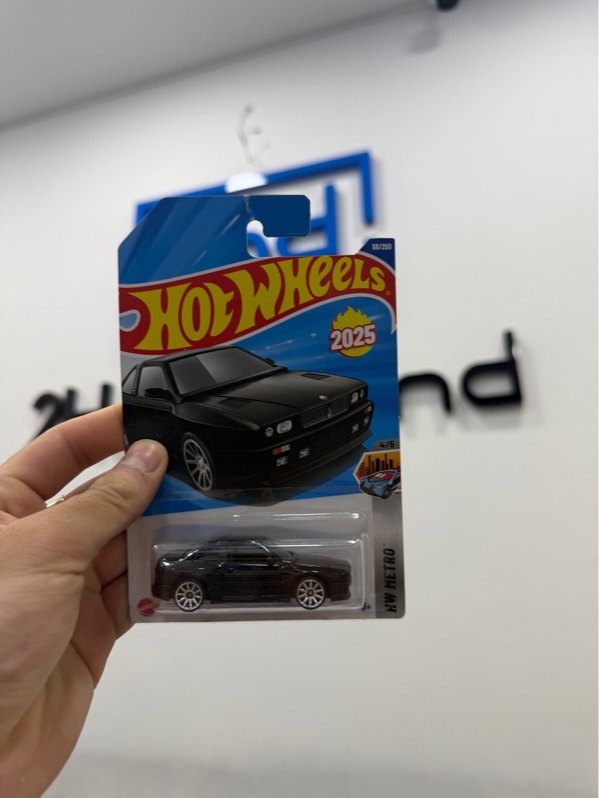 Xe mô hình Hot wheels Maserati Shamal - Newseal
