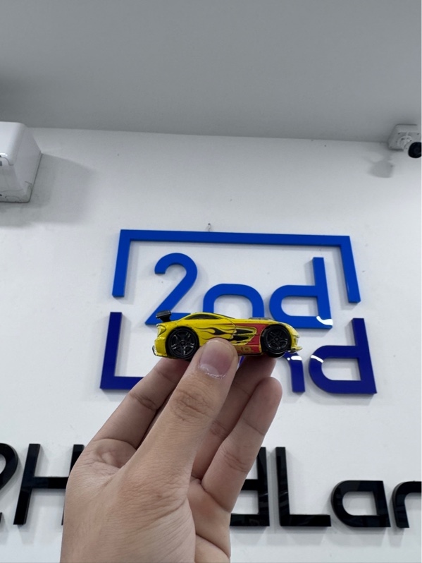 Xe mô hình Hot Wheels Mercy Breaker - Màu vàng - Ngoại hình 97% - Trầy xước - Body