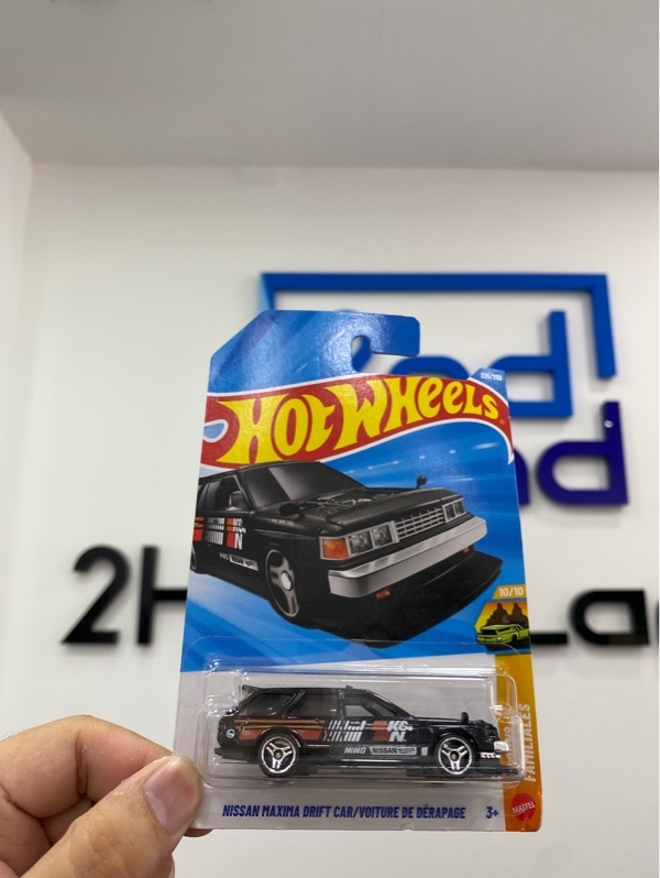 Xe mô hình Hot Wheels - Nissan Maxima Drift Car/Voiture De Dérapare - New seal