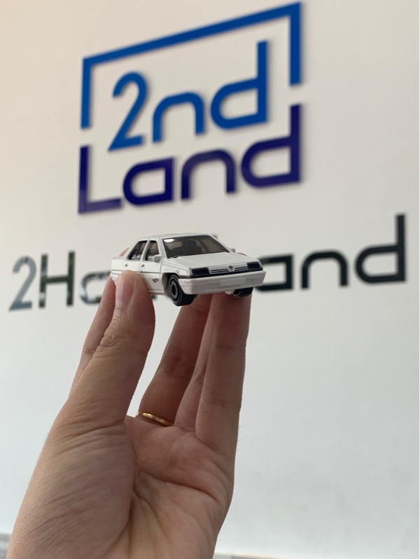 Xe mô hình Hot Wheels Proton Saga - Màu trắng - Ngoại hình: 97% - Body