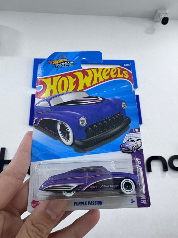 Xe mô hình Hot wheels Purple Passion - Màu tím - Ngoại hình 98% - kèm box