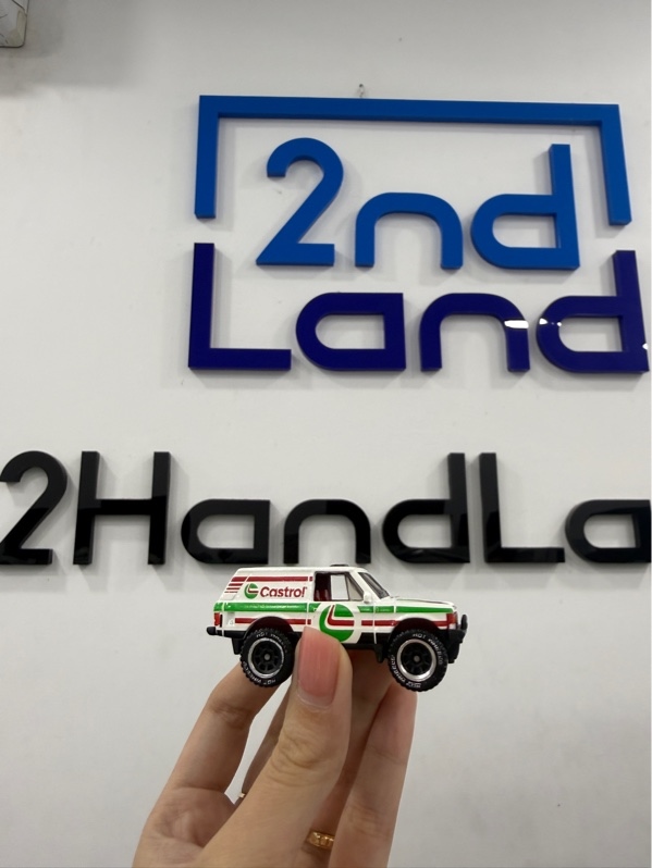 Xe mô hình Hot Wheels Range Rover Classic GRX34 - Màu trắng - Ngoại hình 98% - Xước sơn nhẹ - Body