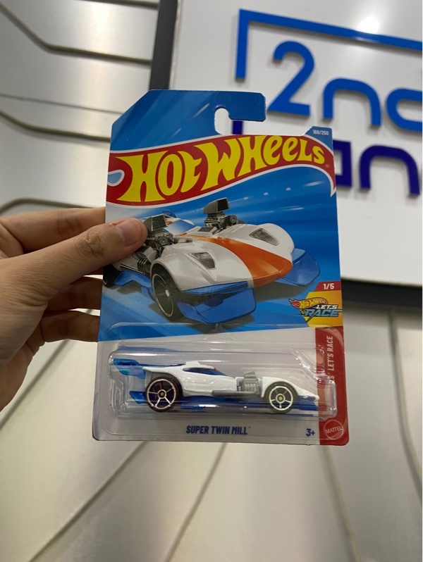 Xe mô hình Hot Wheels - Super Twin Mill - Màu trắng xanh - Newseal