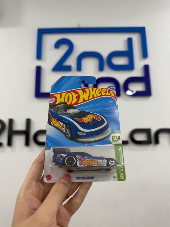 Xe mô hình Hot Wheels Supercharged - Màu xanh - Newseal