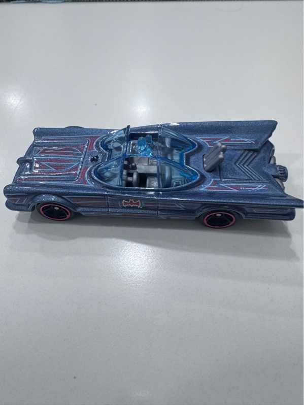 Xe mô hình Hot wheels - TV series Batmobile - Màu xanh - Ngoại hình 98% - Body