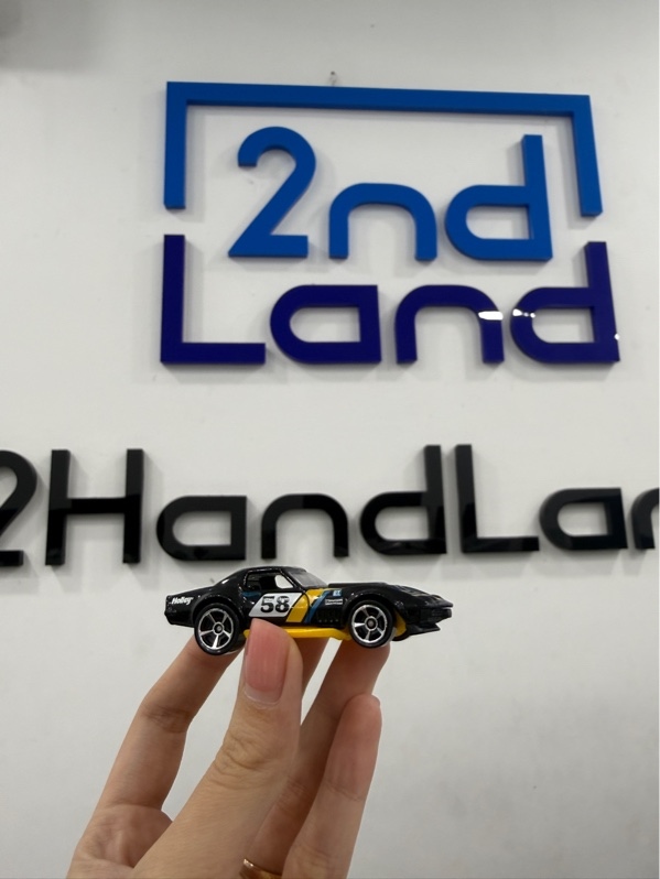 Xe mô hình HotWheels ‘69 Copo corvette - Màu đen vàng - Ngoại hình 98% - Body