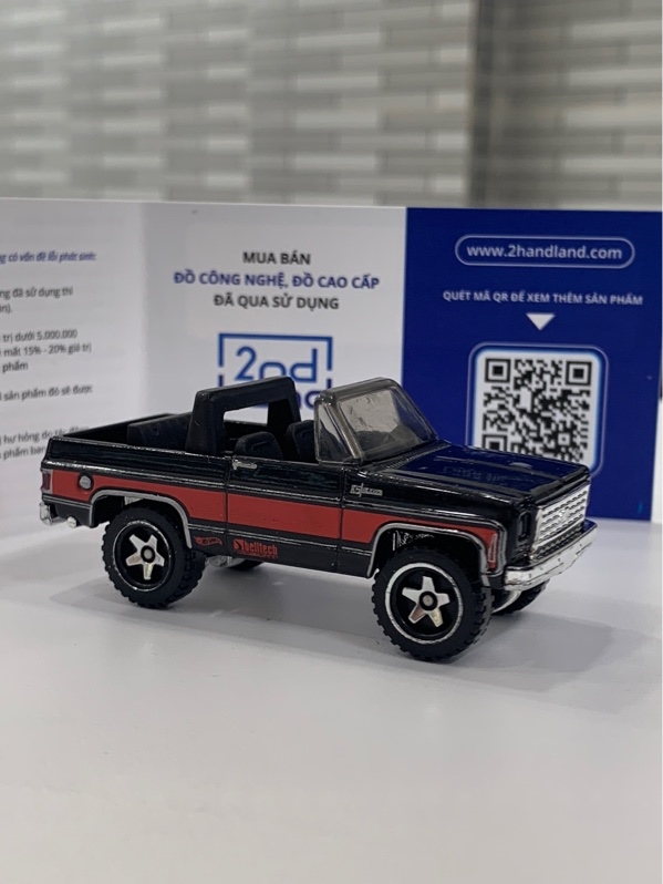 Xe mô hình Hotwheels 75 Chevy Blazer - Màu đen - Ngoại hình: 98% - Body