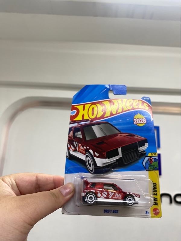 Xe mô hình HotWheels Drift Box - Màu đỏ - Newseal