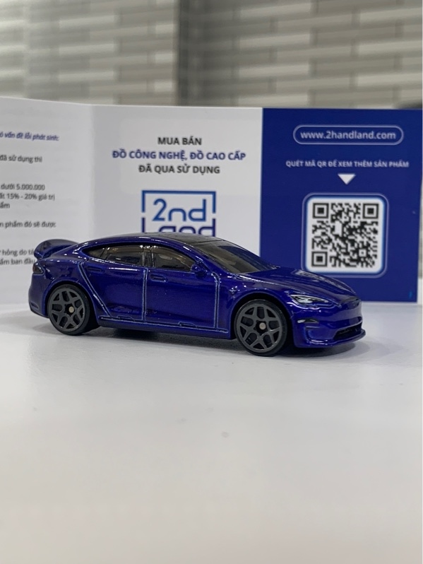 Xe mô hình Hotwheels Tesla Model S Plaid - Màu xanh - Ngoại hình: 97% - Body