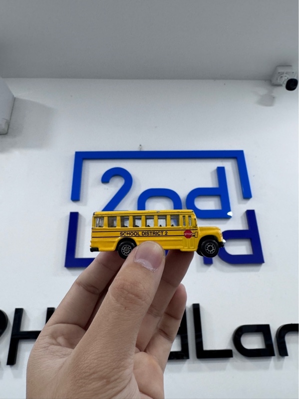 Xe mô hình Maisto Fresh Metal School District 2 School Bus - Ngoại hình 97% - Trầy xước - Body
