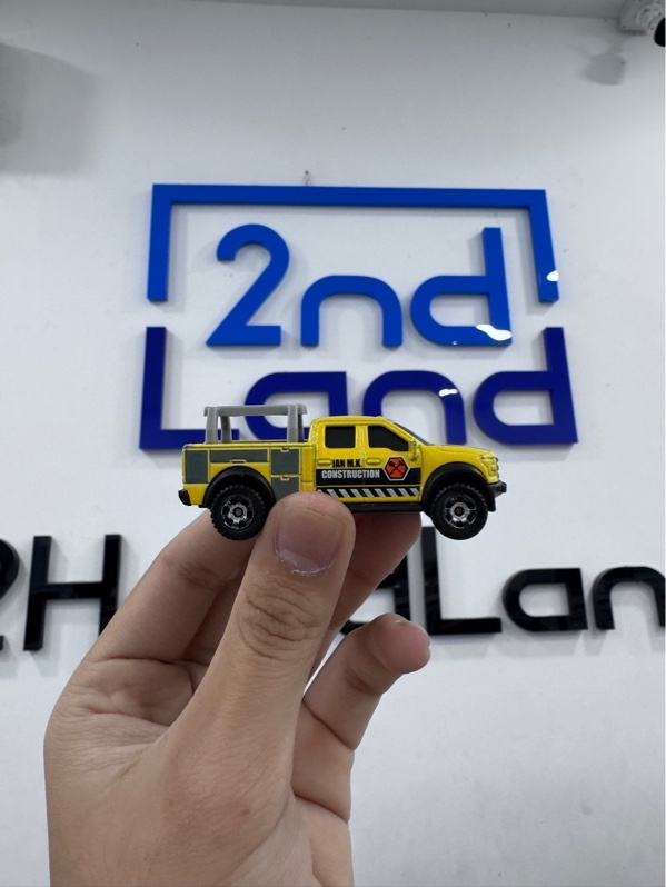 Xe mô hình Matchbox 2015 Ford F-150 Contractor Truck. NH97 trầy xước dơ bụi