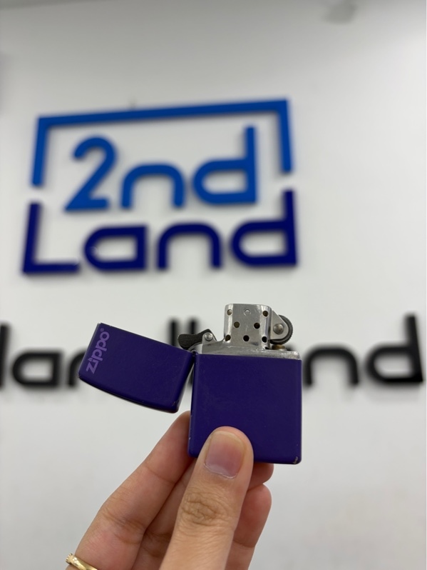 Zippo Classic Matte Purple - T5/2008 - Ngoại hình 97% - Trầy xước, cấn nhiều, ,bấc cháy đen - Kèm hộp thiếc