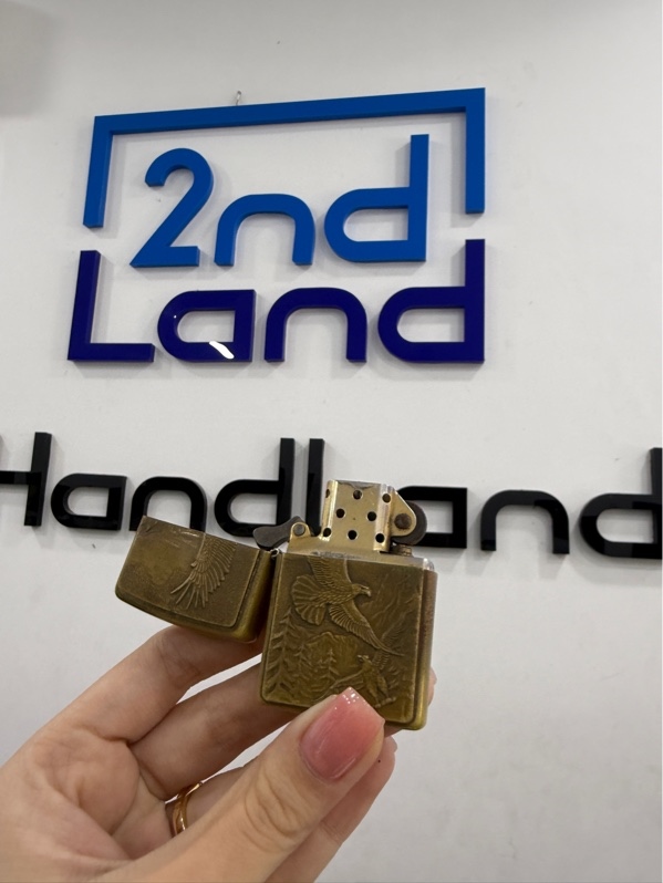 Zippo đính hình chim đại bàng - 07/2017 - Màu vàng - Trầy xước rỉ sét - Body