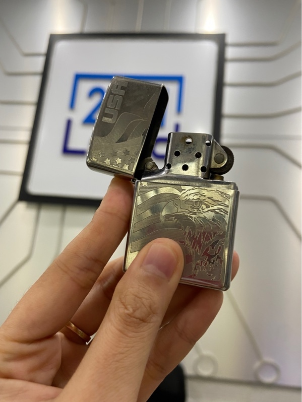 Zippo Eagle Flag - Màu bạc - Ngoại hình: 97% - Body