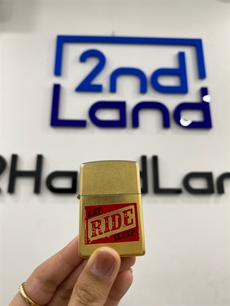 Zippo Eat Ride Sleep 05/2004 - Màu vàng - Ngoại hình 97% - Body