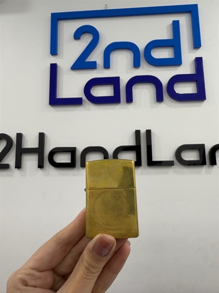 Zippo Fuji Television T3/2003 - Màu vàng - Ngoại hình 97% - Trầy - Body