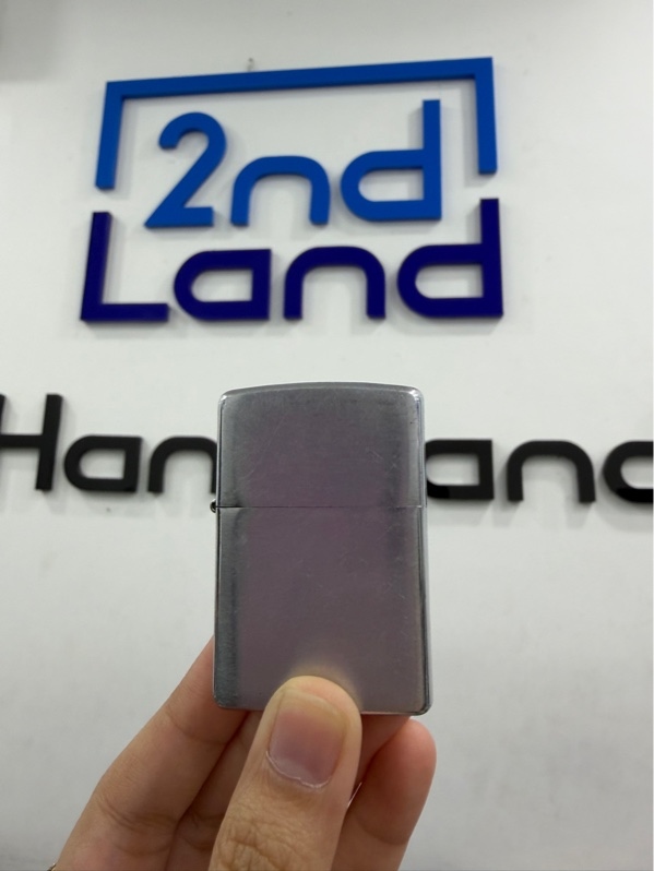 Zippo mạ bạc - T11/2006 - Màu bạc - Ngoại hình 98% - Xước nhẹ, bấc cháy đen - Body