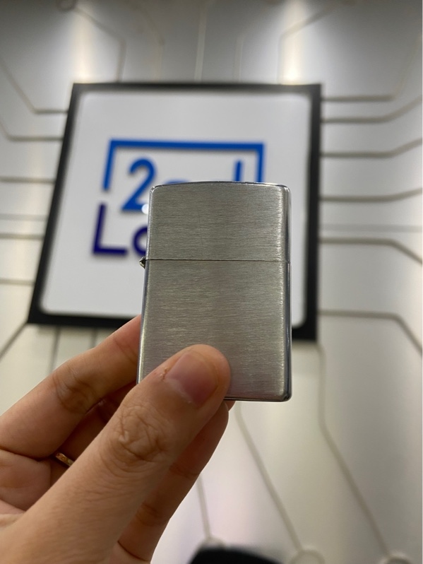 Zippo Mỹ bạc xước - Màu bạc - Ngoại hình: 97% - Xước - Body