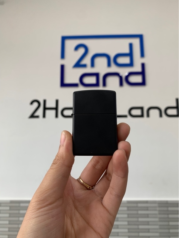 Zippo Regular Black Matte - Màu đen - Newseal