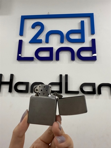 Zippo sản xuất 05/2013 - Màu bạc - Ngoại hình 97% - vỏ trầy , tróc sơn - Body 2