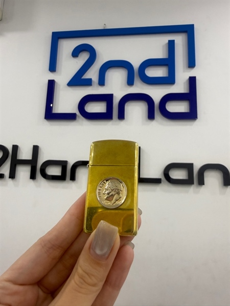 Zippo Slim đính hình tròn Liberty 09/1995 - Màu vàng - Ngoại hình 97% - Body
