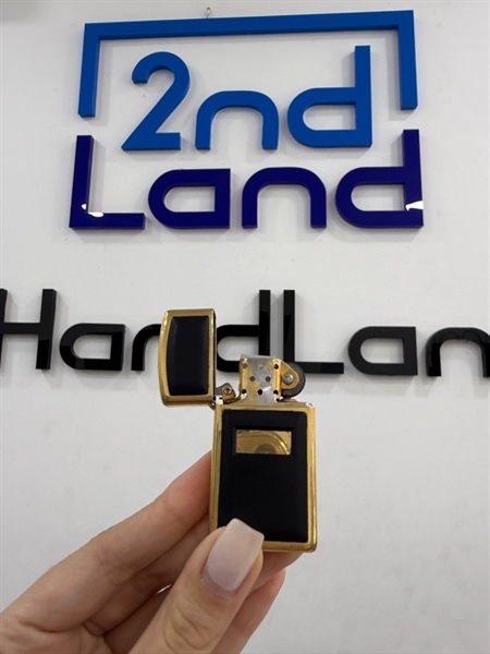 Zippo Slim đồng hình nổi 09/1998 - Màu vàng - Ngoại hình 98% - Body 1