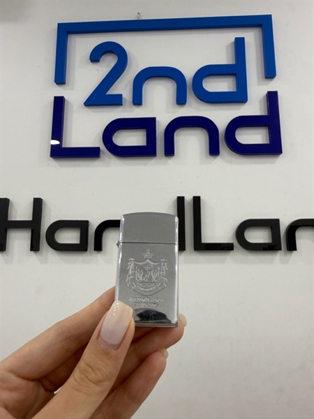 Zippo Slim Kingdom of Hawaii 1978 - Màu bạc - Ngoại hình 98% - Body