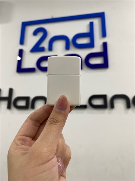 Zippo sơn trắng trơn T3/2025 - Màu trắng - Ngoại hình 98% - Body