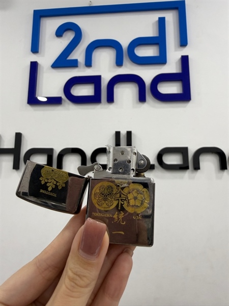 Zippo ToyoTomi Tokugawa Oda T7/2003 - Màu bạc - Ngoại hình 97% - Body 1