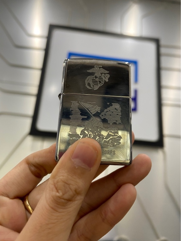 Zippo U.S. Marine Corps - Màu bạc - Ngoại hình: 98% - Body