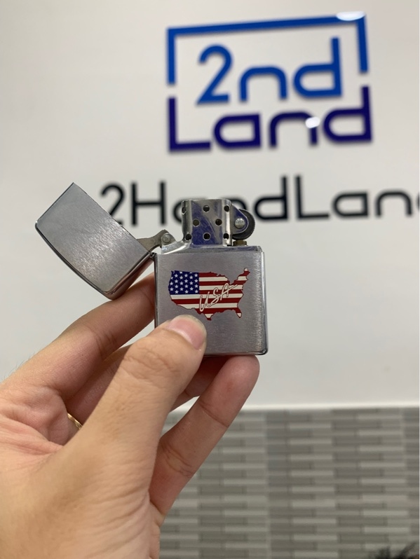 Zippo USA chủ đề cờ mỹ - Màu bạc - Ngoại hình: 98% - Box